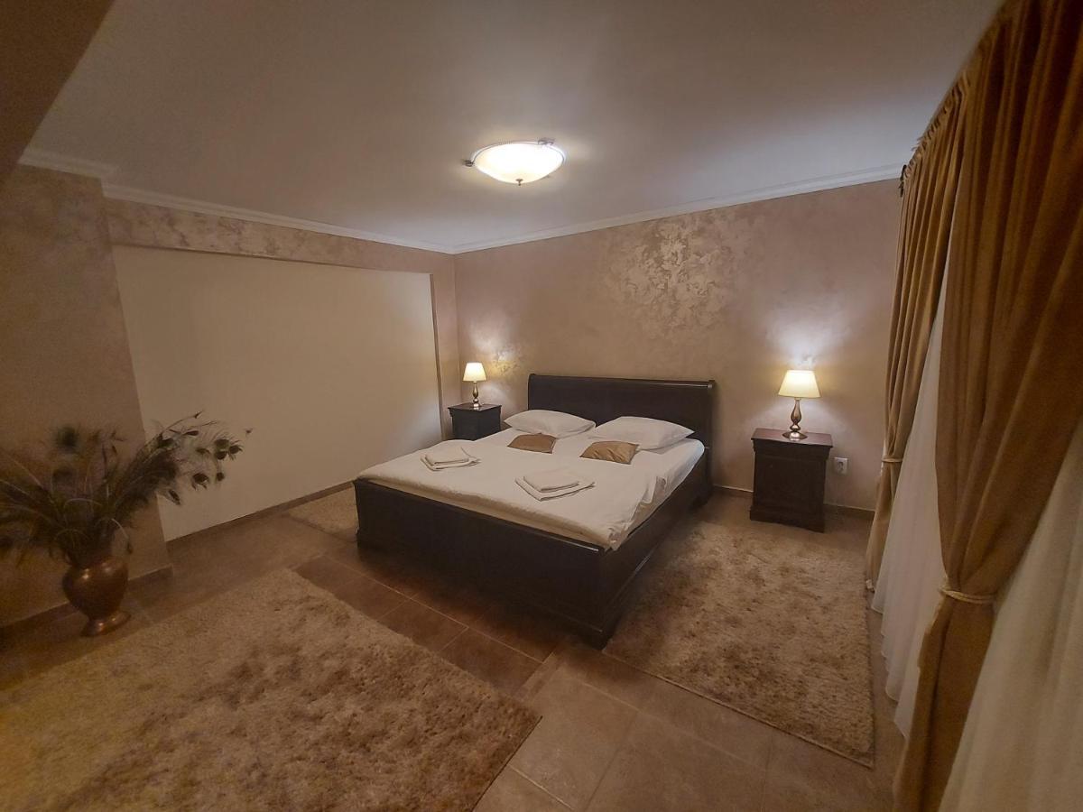 Casa Luca Moldova Noua Exterior foto